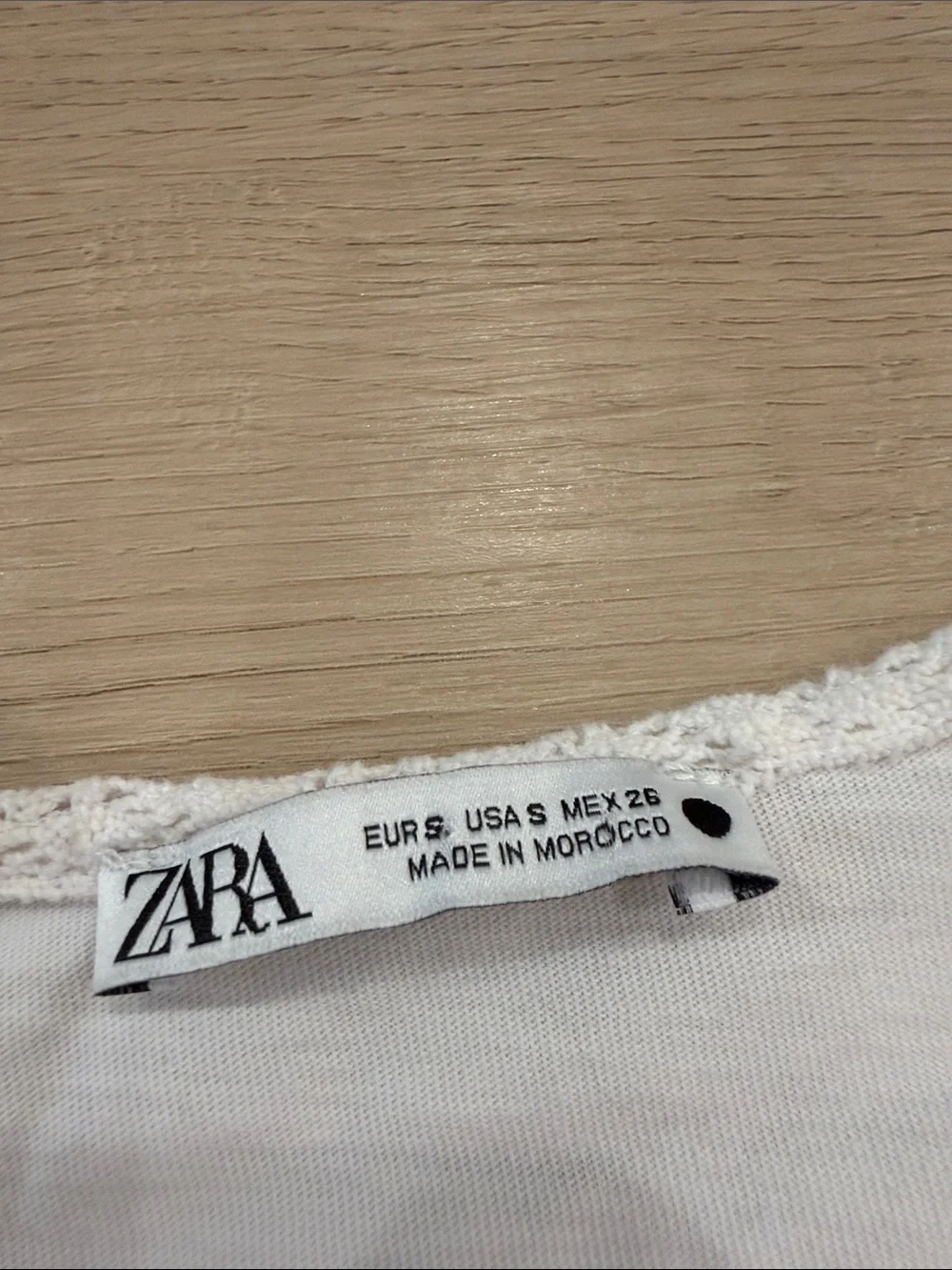 Zara small White Cropped Eyelet Lace Blouse